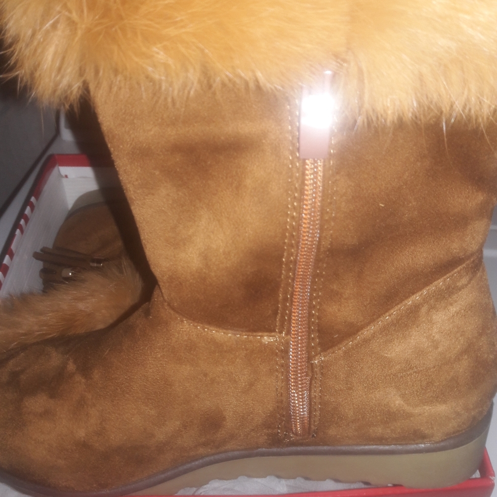 Boots - Picture 2 of 3